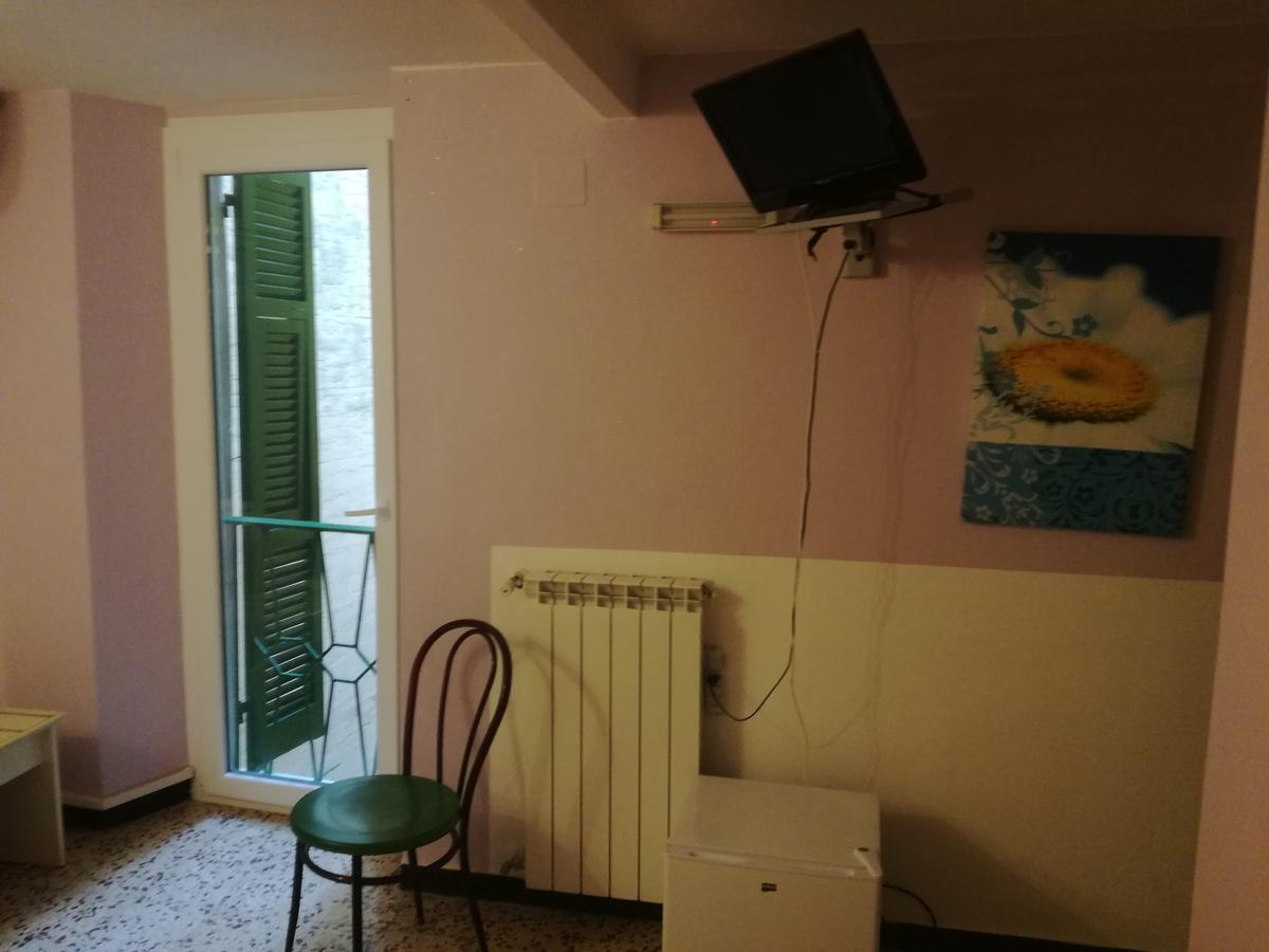 Hotel La Zorza Riomaggiore Bagian luar foto