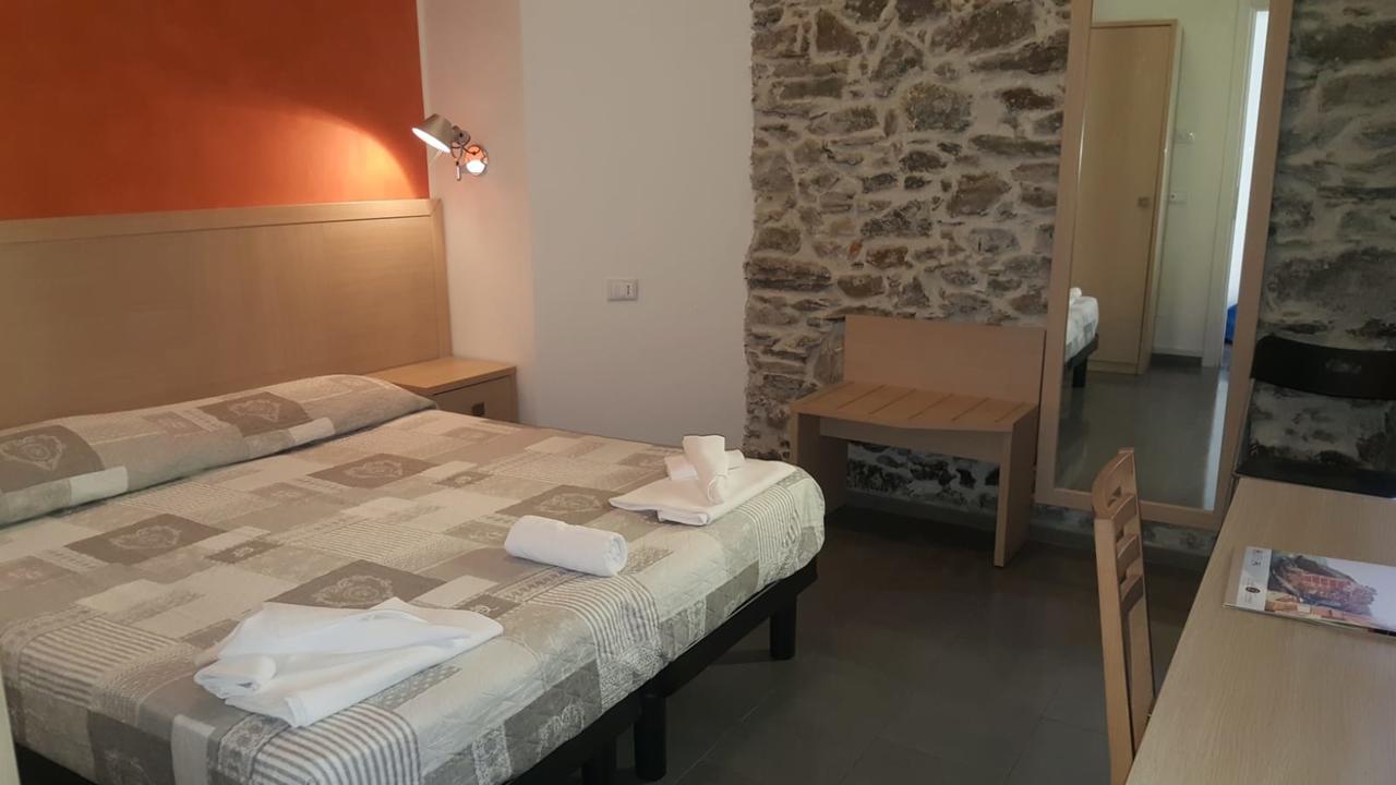 Hotel La Zorza Riomaggiore Bagian luar foto
