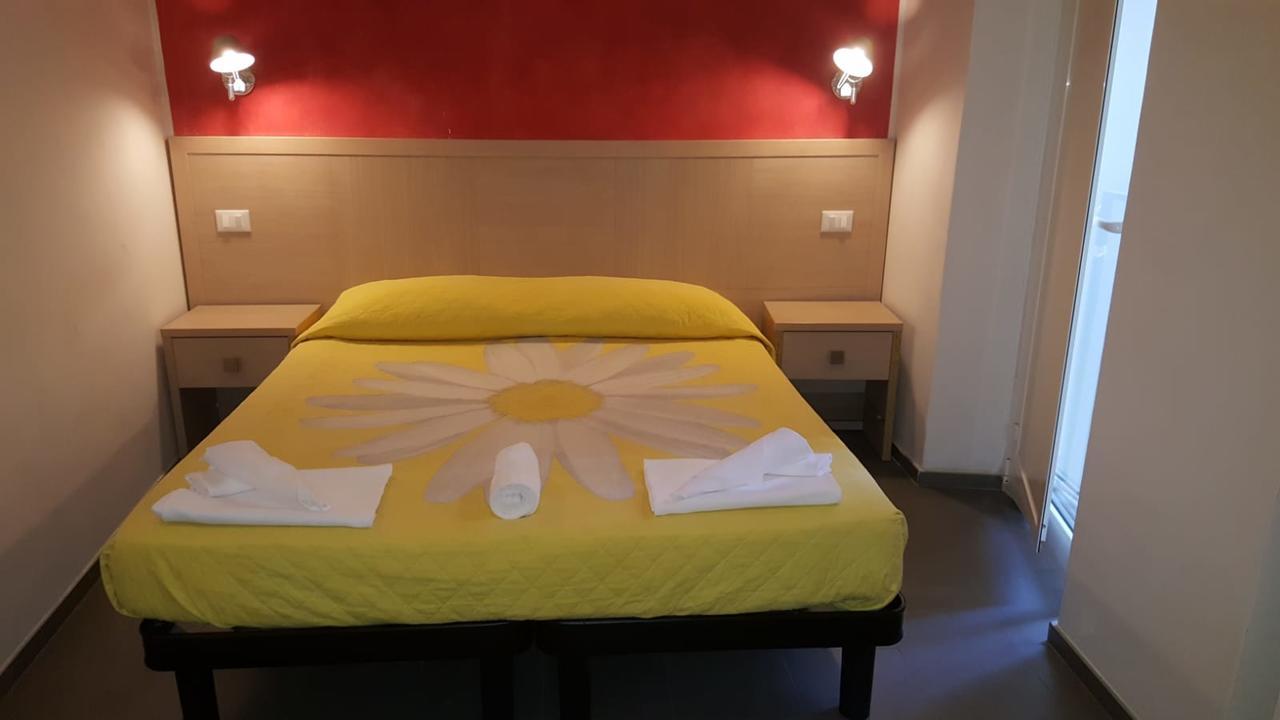 Hotel La Zorza Riomaggiore Bagian luar foto